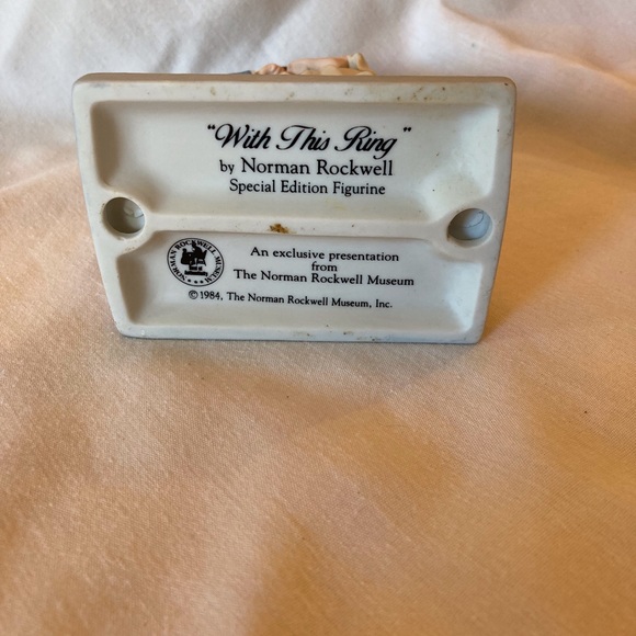 Vintage Norman Rockwell “With this Ring” 1984 Figurine - Picture 3 of 3